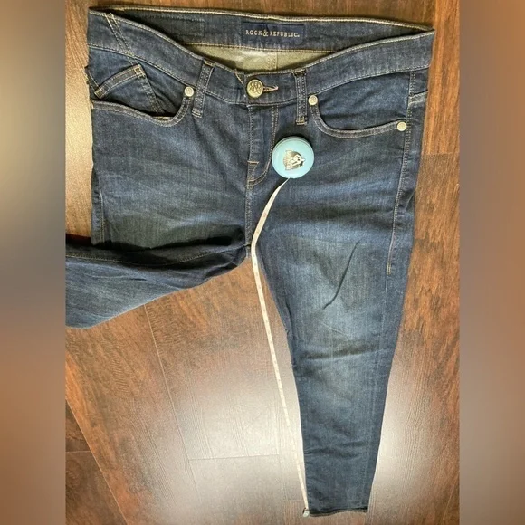 8 ROCK & REPUBLIC Berlin stretchy jeans. High rise dark wash tapered studded EUC - Picture 3 of 16